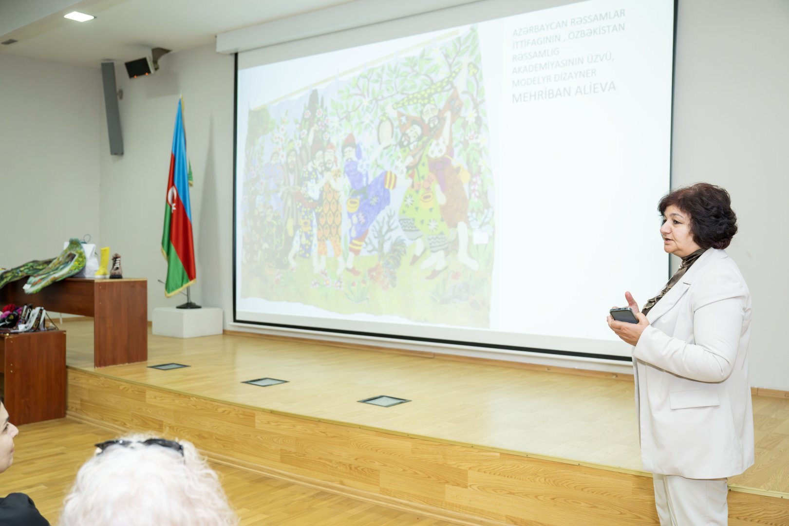 В Баку представлено волшебство рук - дефиле в войлочной одежде (ФОТО)