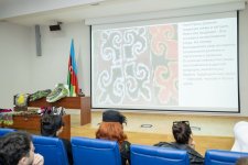 В Баку представлено волшебство рук - дефиле в войлочной одежде (ФОТО)