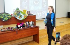 В Баку представлено волшебство рук - дефиле в войлочной одежде (ФОТО)