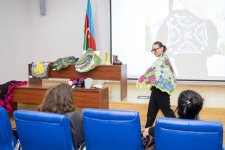 В Баку представлено волшебство рук - дефиле в войлочной одежде (ФОТО)