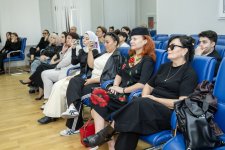 В Баку представлено волшебство рук - дефиле в войлочной одежде (ФОТО)