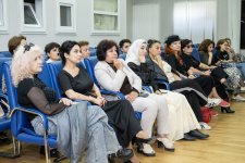 В Баку представлено волшебство рук - дефиле в войлочной одежде (ФОТО)