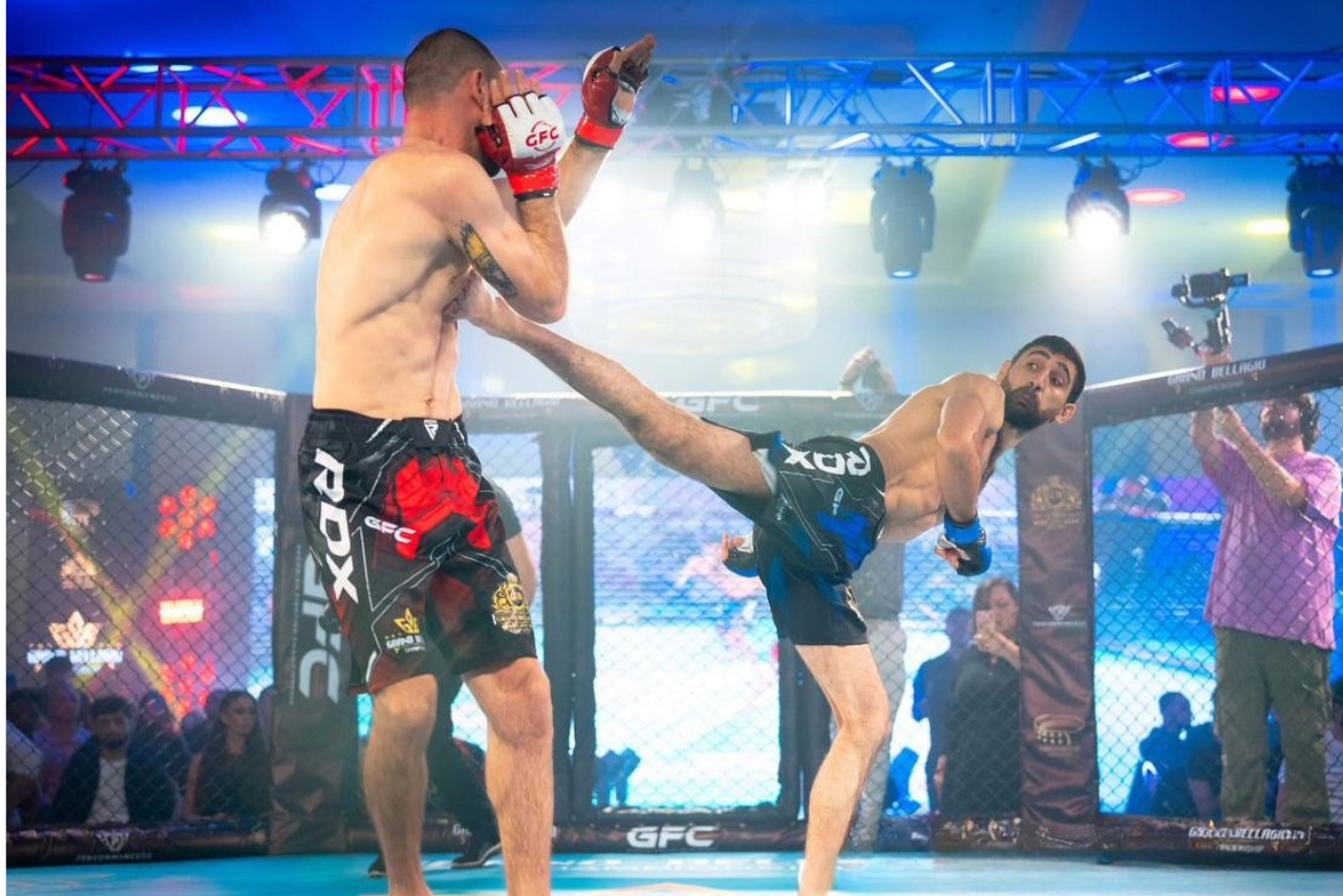 Алим Набиев одержал победу на международном турнире MMA, нокаутировав соперника в первом раунде (ФОТО)