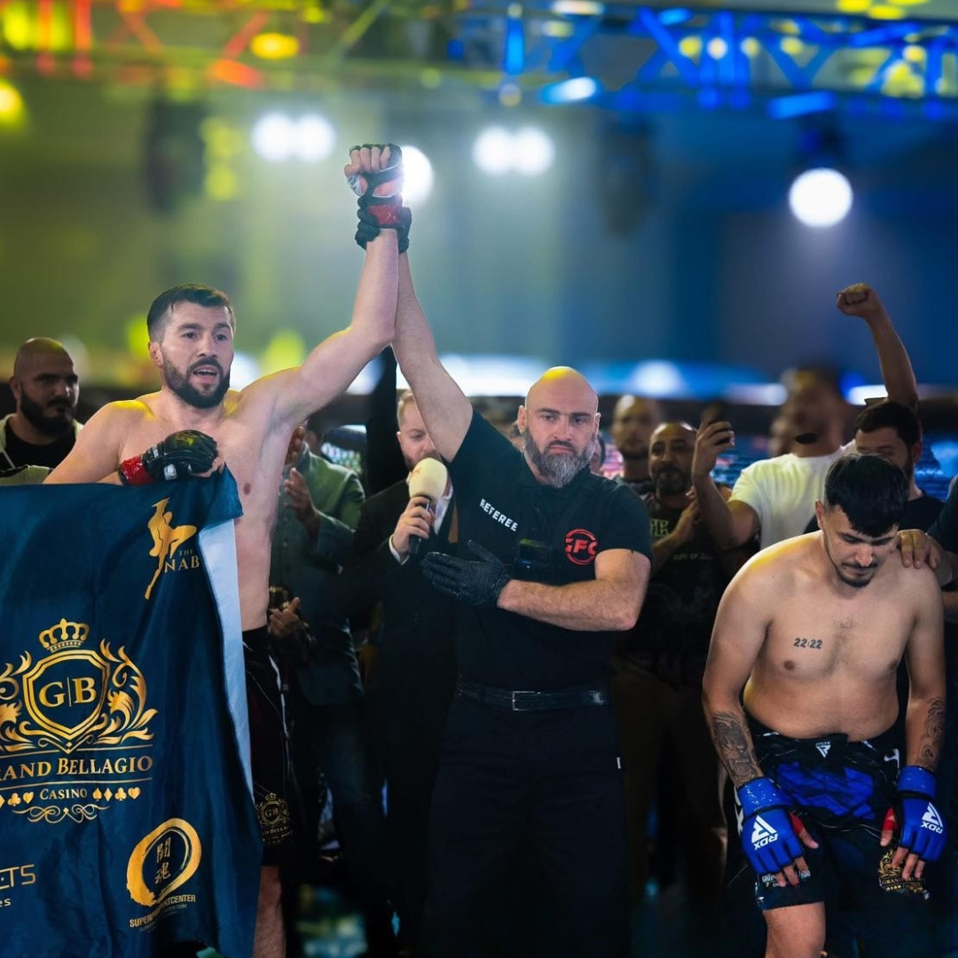 Алим Набиев одержал победу на международном турнире MMA, нокаутировав соперника в первом раунде (ФОТО)