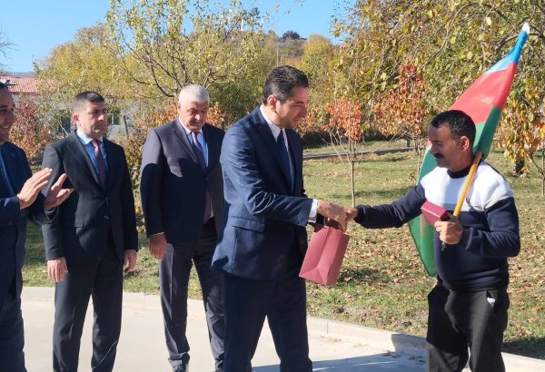 Очередная группа бывших переселенцев прибыла в село Бадара Ходжалинского района (ФОТО) (ОБНОВЛЕНО)