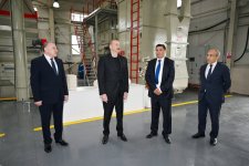 Президент Ильхам Алиев ознакомился с деятельностью хлопкоперерабатывающего завода в Сабирабаде (ФОТО)