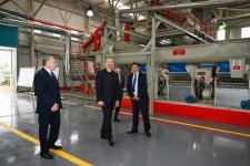 Президент Ильхам Алиев ознакомился с деятельностью хлопкоперерабатывающего завода в Сабирабаде (ФОТО)