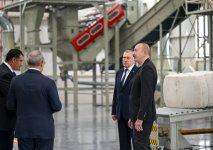 Президент Ильхам Алиев ознакомился с деятельностью хлопкоперерабатывающего завода в Сабирабаде (ФОТО)