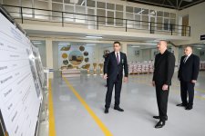 Президент Ильхам Алиев ознакомился с деятельностью семеноводческого предприятия в Сабирабадском промышленном квартале (ФОТО)
