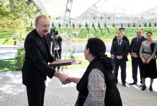 Президент Ильхам Алиев вручил ключи от квартир жителям села Хоровлу Джебраильского района (ФОТО)