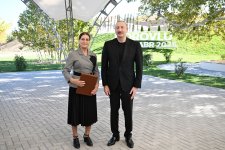 Президент Ильхам Алиев вручил ключи от квартир жителям села Хоровлу Джебраильского района (ФОТО)