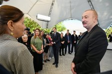 Президент Ильхам Алиев вручил ключи от квартир жителям села Хоровлу Джебраильского района (ФОТО)