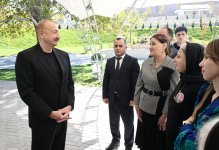 Президент Ильхам Алиев вручил ключи от квартир жителям села Хоровлу Джебраильского района (ФОТО)