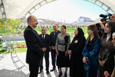 Президент Ильхам Алиев вручил ключи от квартир жителям села Хоровлу Джебраильского района (ФОТО)