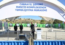 Президент Ильхам Алиев заложил фундамент Джебраильской городской мечети (ФОТО)