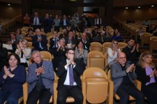 Из палитры чувств — в цветные строки - выставка-концерт в Международном центре мугама (ФОТО)