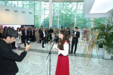 Из палитры чувств — в цветные строки - выставка-концерт в Международном центре мугама (ФОТО)