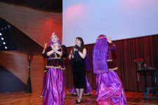 Из палитры чувств — в цветные строки - выставка-концерт в Международном центре мугама (ФОТО)