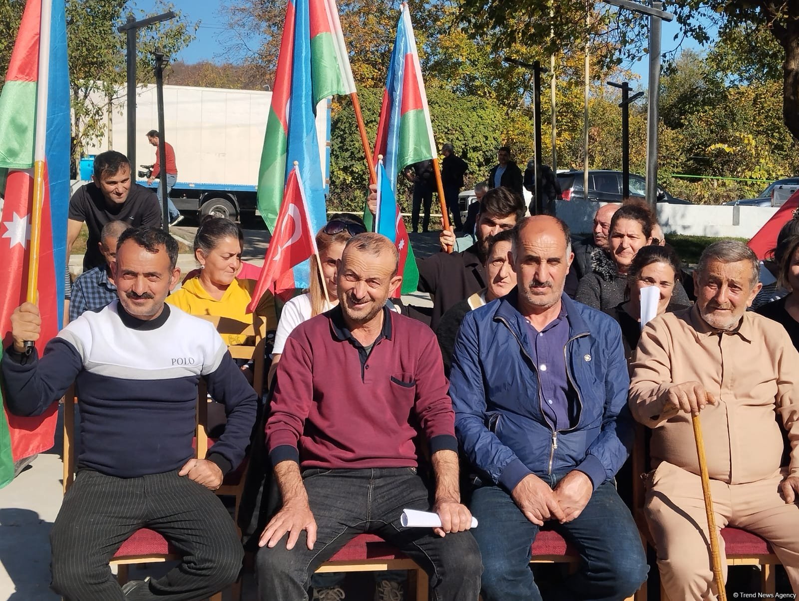 Очередная группа бывших переселенцев прибыла в село Бадара Ходжалинского района (ФОТО) (ОБНОВЛЕНО)