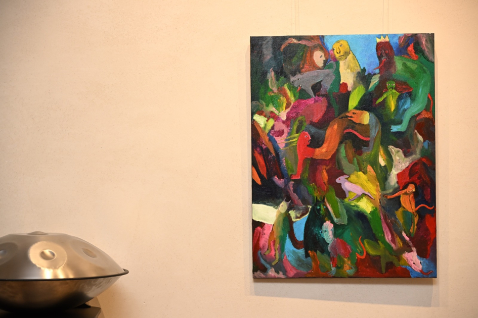 В арт-центре Nine Senses открылась персональная выставка Рамины Саадатхан «Огонь, Вода и Поцелуи» (ФОТО)