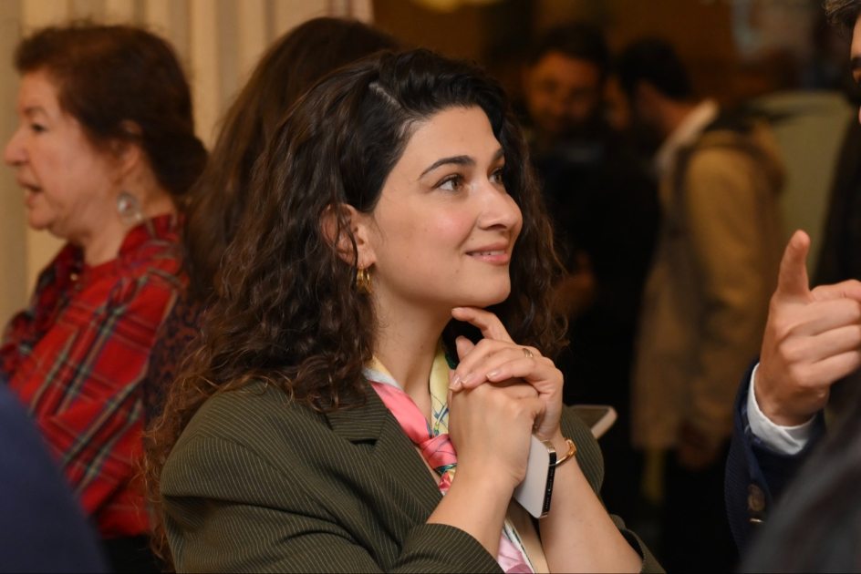 В арт-центре Nine Senses открылась персональная выставка Рамины Саадатхан «Огонь, Вода и Поцелуи» (ФОТО)