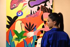 В арт-центре Nine Senses открылась персональная выставка Рамины Саадатхан «Огонь, Вода и Поцелуи» (ФОТО)