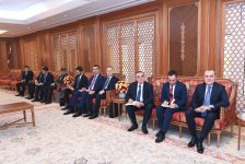 Джейхун Байрамов провел обмен мнениями со спецпредставителем Омана (ФОТО)