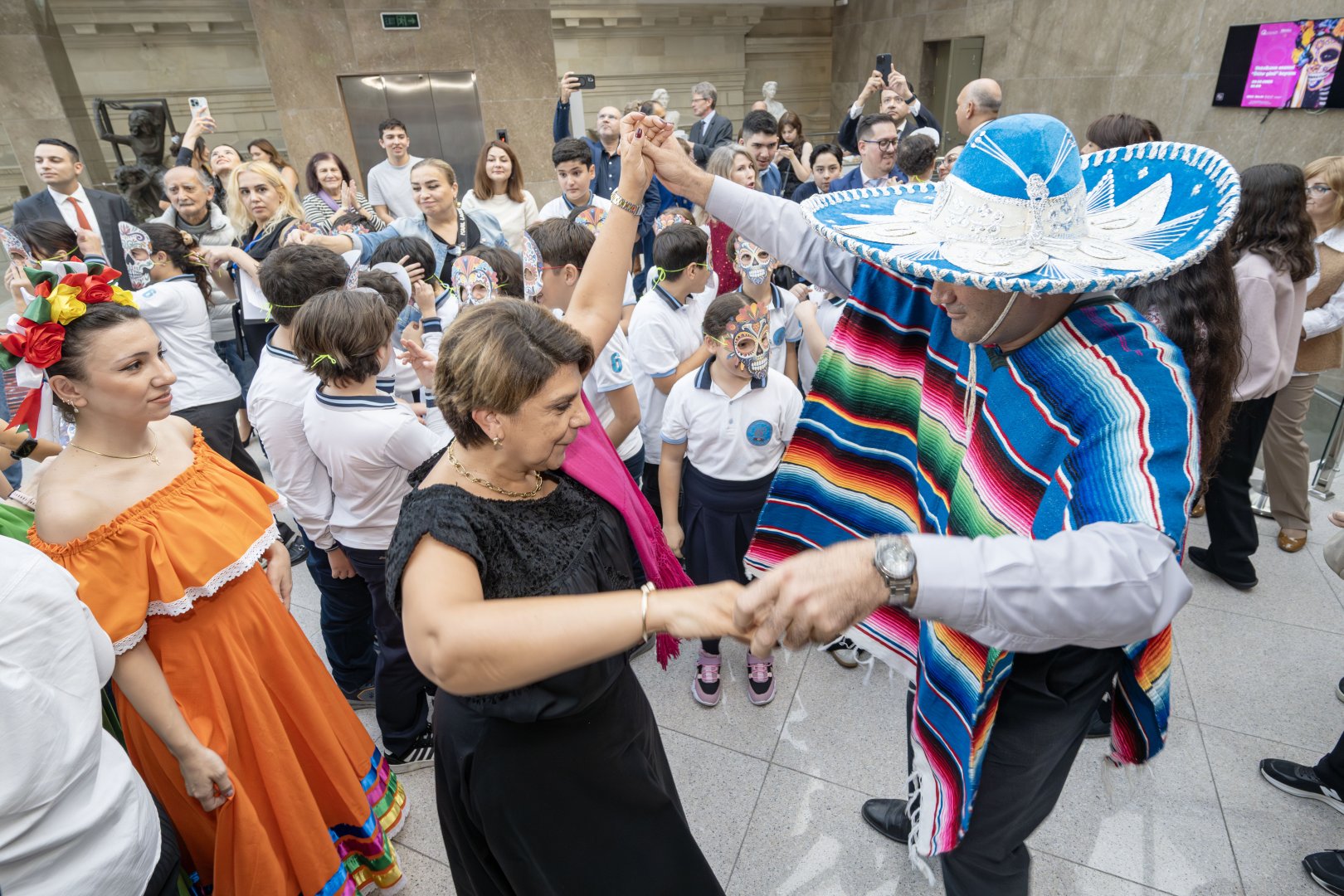 В Баку весело отметили мексиканский праздник "День мертвых" (ФОТО)