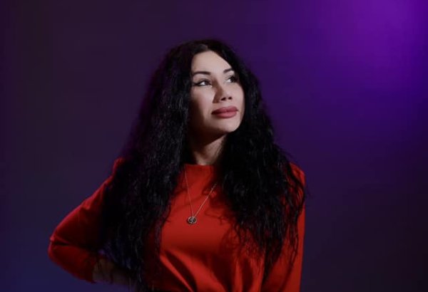 В ДТП трагически погибла 37-летняя популярная азербайджанская певица Влада Ахундова