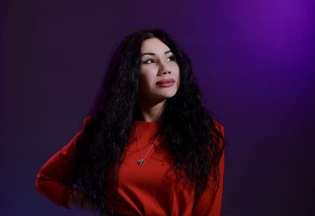 В ДТП трагически погибла 37-летняя популярная азербайджанская певица Влада Ахундова