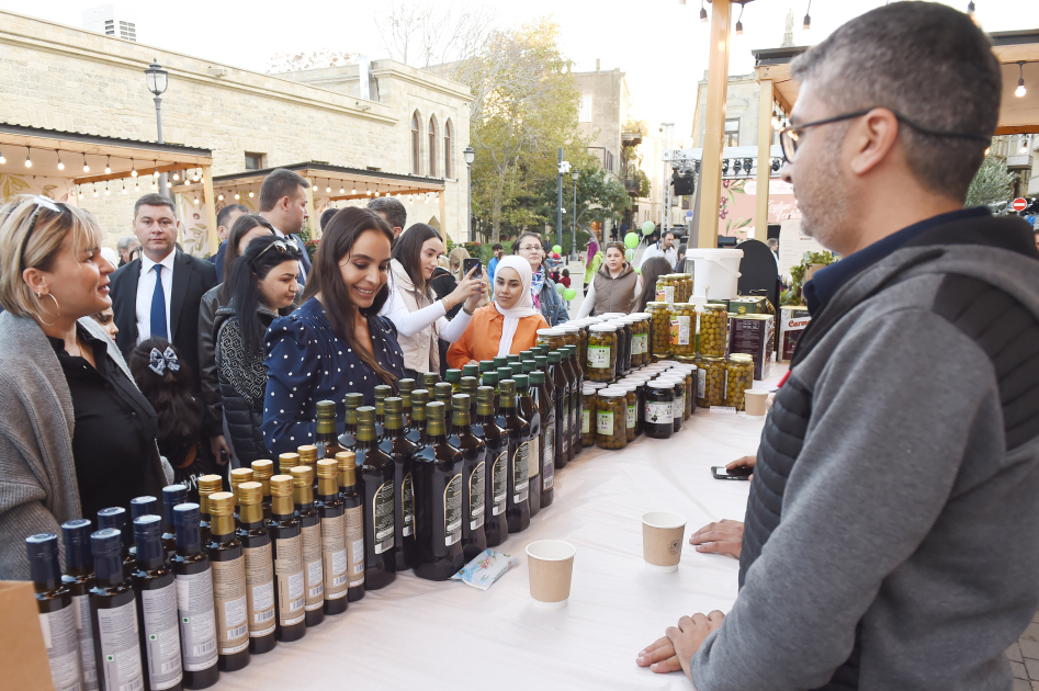 В рамках ART Weekend представлен перформанс «Фисташка: живое наследие» (ФОТО)