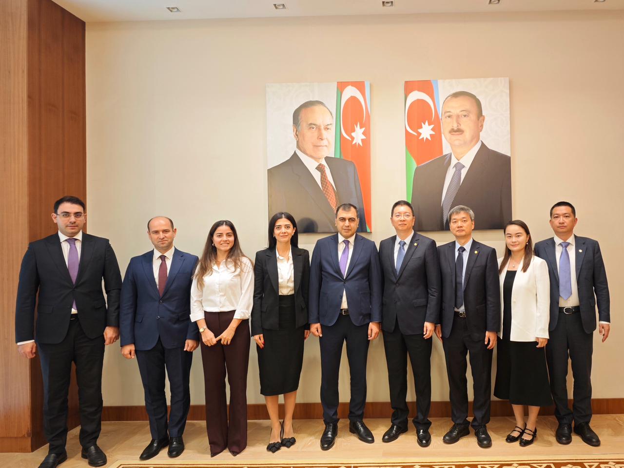 Оценены возможности реализации новых инвестпроектов между SOFAZ и CEEC International