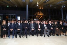 Оружие справедливости побеждает зло – в Баку открылась интересная экспозиция в честь Победы (ФОТО)