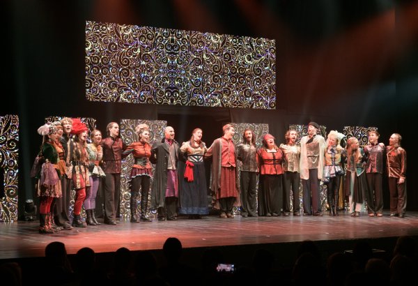Торжество азербайджанской оперетты "Аршин мал алан" на немецком языке в Вене (ФОТО)