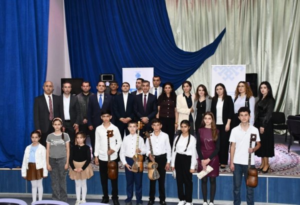 В Агджабеди прошли мастер-классы по тару и фортепиано (ФОТО)