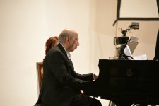 На сцене и в кадре - творческий вечер всемирно известного пианиста Намига Султанова (ФОТО)