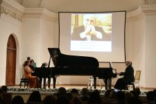 На сцене и в кадре - творческий вечер всемирно известного пианиста Намига Султанова (ФОТО)