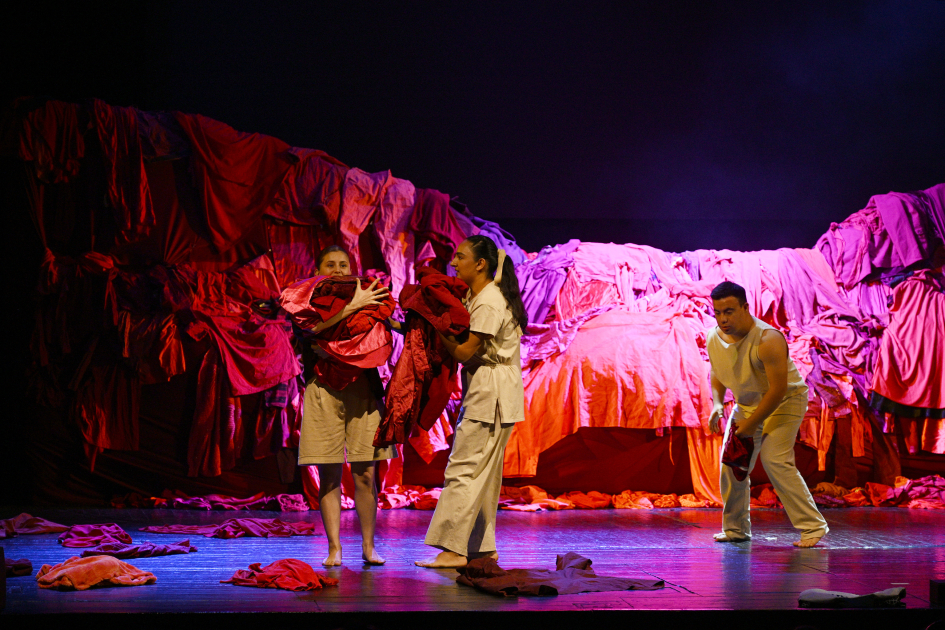 В рамках Art weekend был представлен инклюзивный танцевальный спектакль «Сколько достаточно?» (ФОТО)