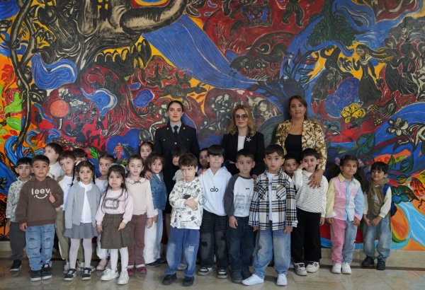 В Баку прошла художественно-просветительская акция в рамках "Месячника прав ребёнка" (ФОТО)