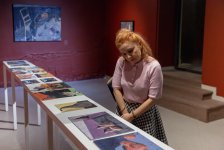 Галерея YAY представила новую персональную выставку молодого художника Моука "Неспешно" (ФОТО)