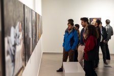 Галерея YAY представила новую персональную выставку молодого художника Моука "Неспешно" (ФОТО)