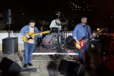 Галерея YAY представила новую персональную выставку молодого художника Моука "Неспешно" (ФОТО)