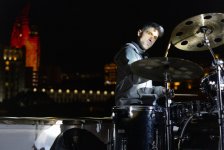 Галерея YAY представила новую персональную выставку молодого художника Моука "Неспешно" (ФОТО)