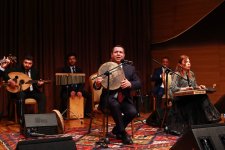 Живые струны времени в Баку - то шепот ветра, то молитва до небес ... (ФОТО)