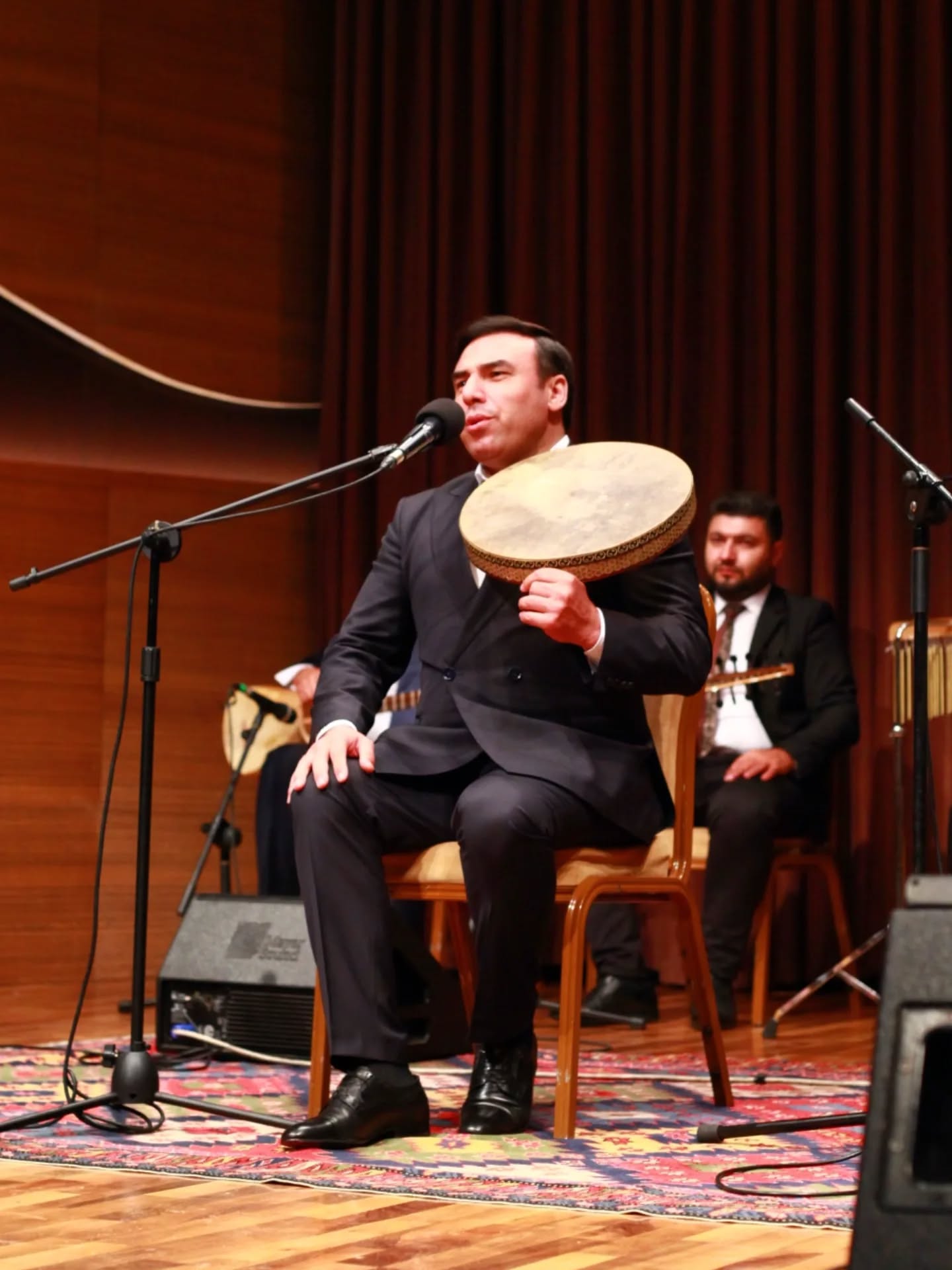 Живые струны времени в Баку - то шепот ветра, то молитва до небес ... (ФОТО)