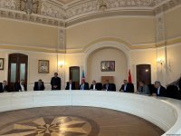 Юнусу Огузу вручен «Почётный знак» ТЮРКСОЙ (ФОТО)