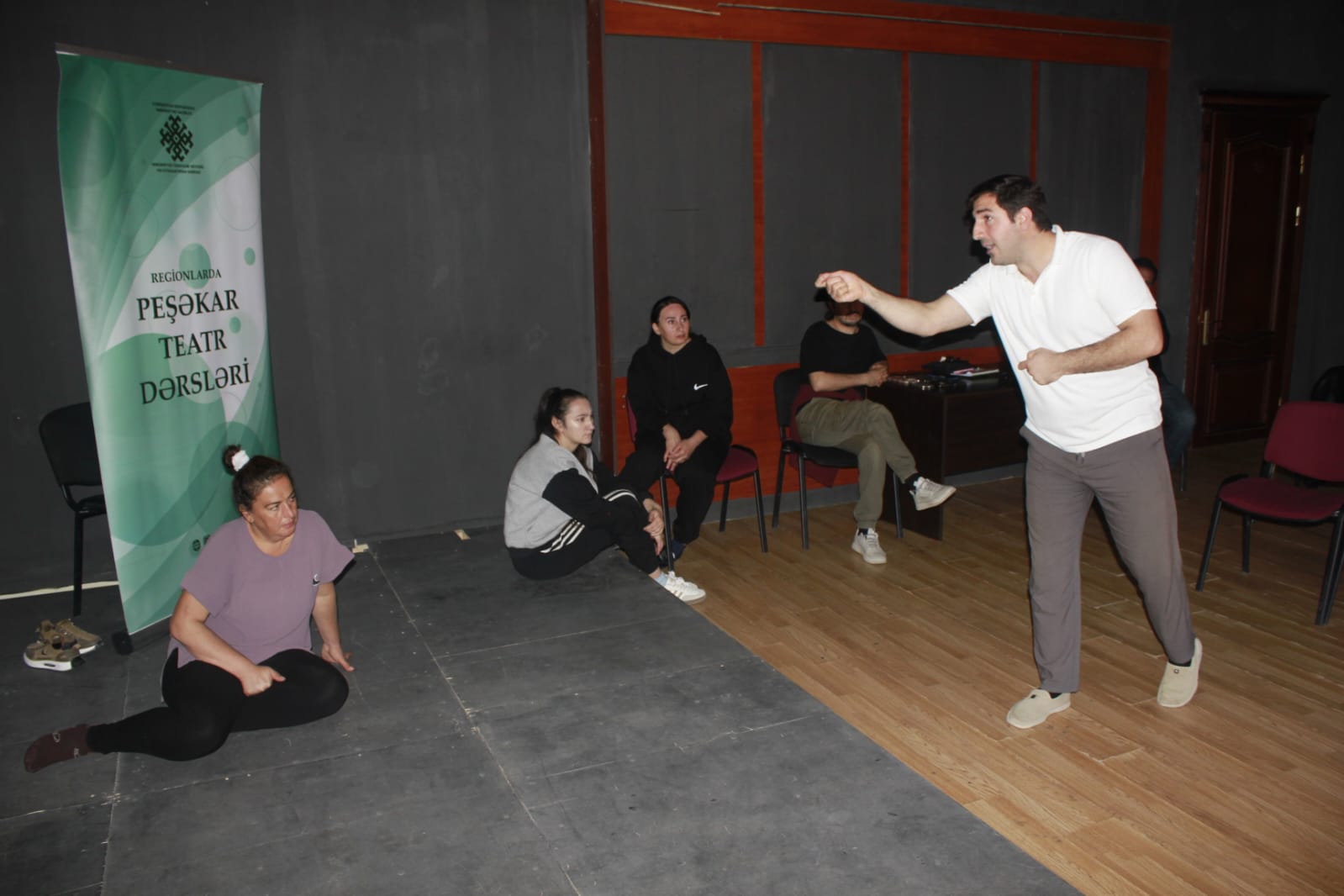 В Физулинском драматическом театре прошли мастер-классы по сценическому искусству (ФОТО)