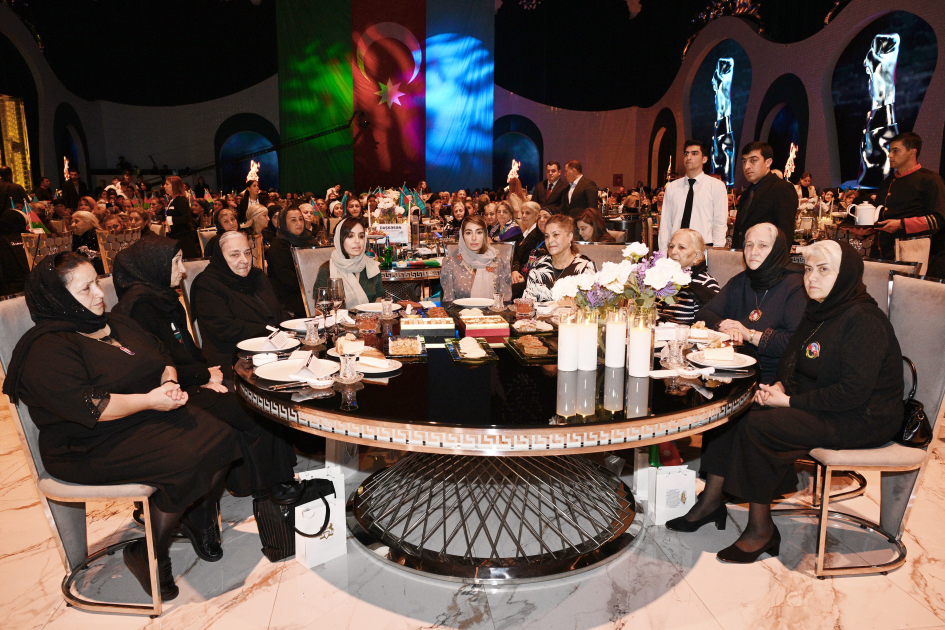 С участием матерей шехидов состоялось мероприятие, посвященное 5-летию Победы в Отечественной войне (ФОТО)