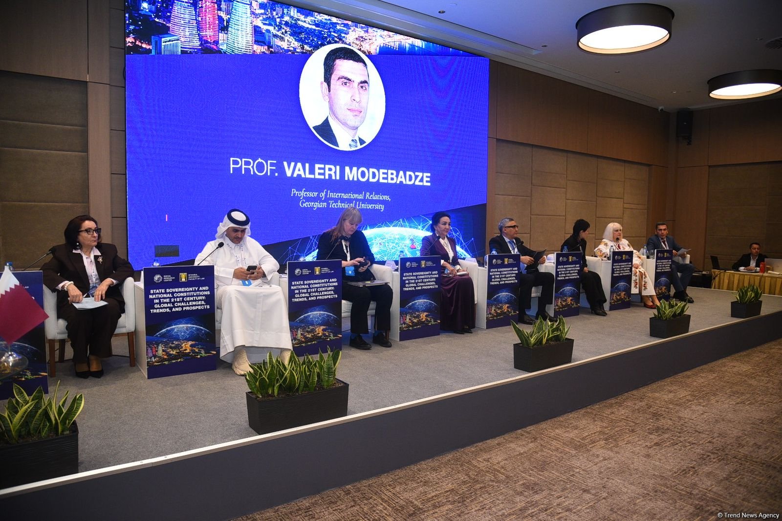 В Баку проходит международная конференция на тему государственного суверенитета и национальных конституций (ФОТО)