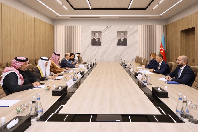 Азербайджан и арабские фонды развития обсудили финансирование цифровых и транспортных проектов